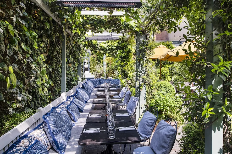Outdoor Seating At The Ivy Chelsea Garden