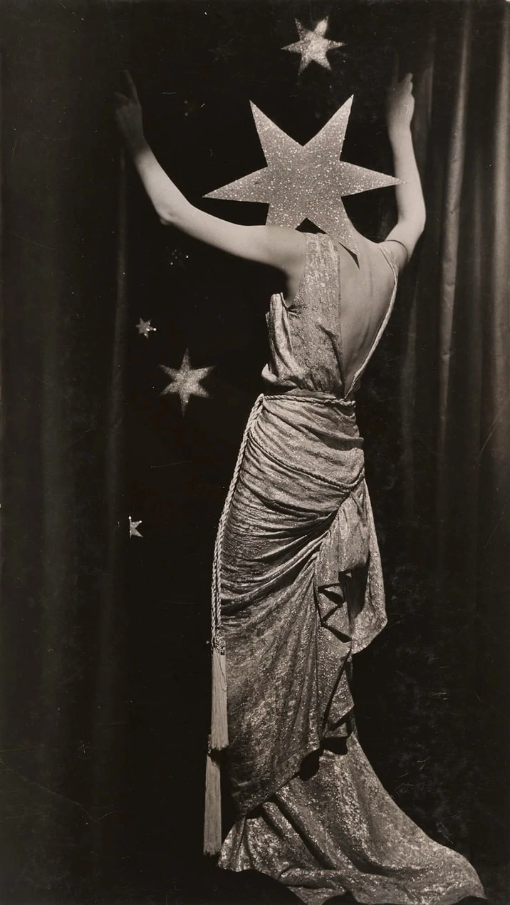 “Untitled (Fashion Photograph)” (C. 1935). Photograph, Gelatin Silver Print On Paper, 300 X 200 Mm Collection Therond © Adagp, Paris And Dacs, London 2019