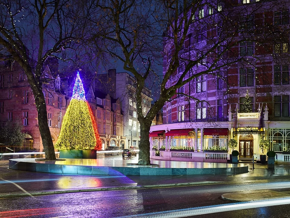 The Connaught Christmas Tree 2019 By Artist Sean Scully Lights Up Mount Street