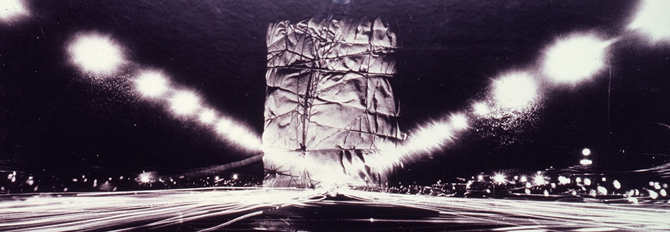 Christo, Édifice public empaqueté (Projet pour l’Arc de Triomphe, Paris), 1962-1963