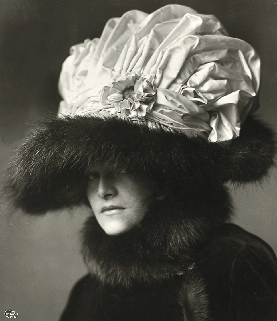 Actress Helene Jamrich With A Hat By Zwieback, Designed By The Painter Rudolf Krieser, 1909, Madame D’ora (Dora Kallmus) (1881–1963) / Private Collection