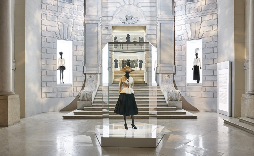 Soak up the glamour of the ‘Christian Dior: Designer of Dreams’ exhibition with a new virtual tour CHRISTIAN DIOR DESIGNER OF DREAMS SCENOGRAPHY 4 ©Adrien Dirand e1587574905138