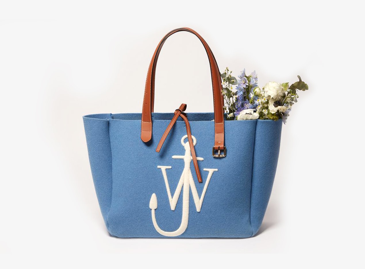 The most covetable oversize tote bags to use all summer long