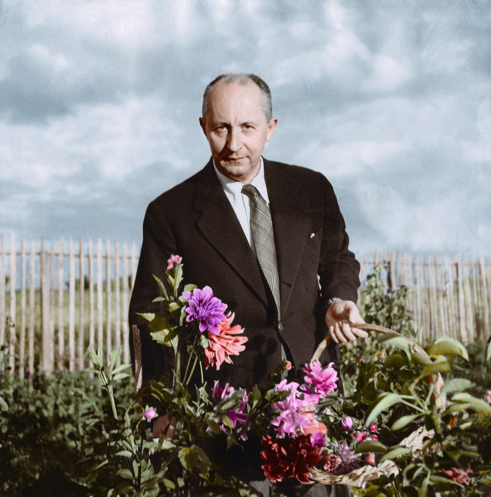 An exquisite new book celebrates Christian Dior’s passion for all things floral