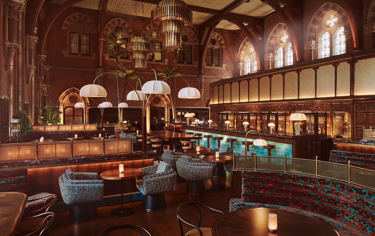 Featuring a dramatic mix of old meets new, Booking Office 1869 brings the glamour of the golden age of rail travel into the 21st Century