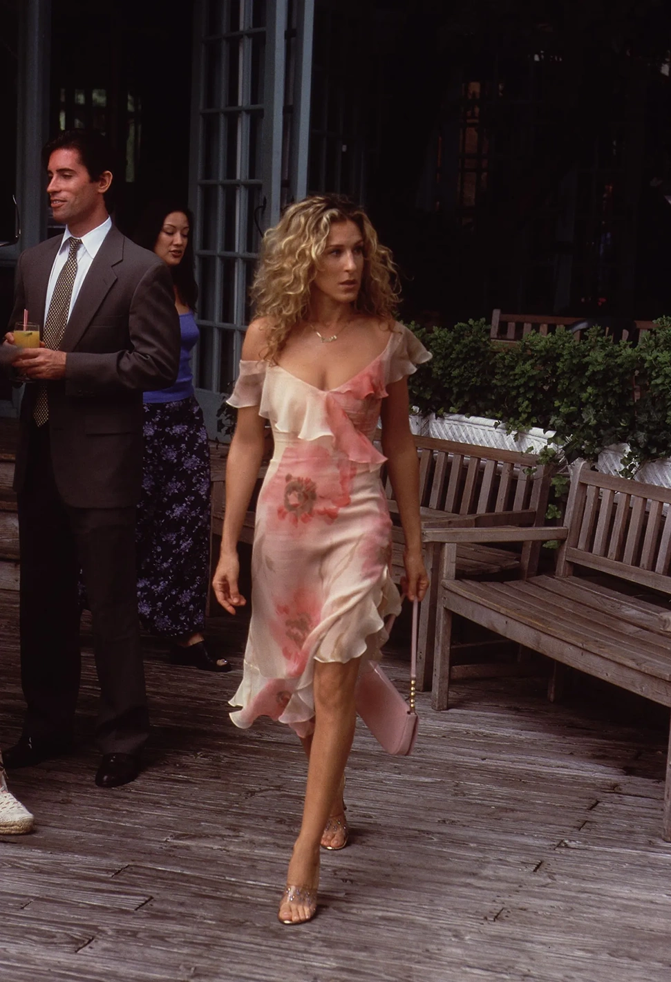 Carrie Bradshaw'S Most Iconic Fashion Looks That Will Never Go Out Of Style